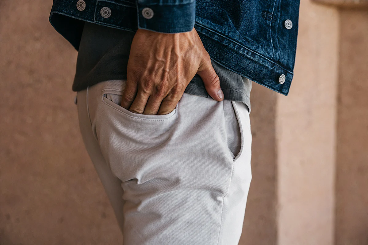 The Axe Slim Denit® Chino - Heather White - Image 3