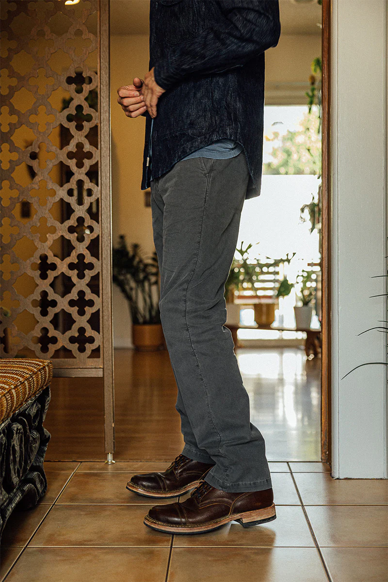 The Pipe Straight Oxford Chino - Charcoal - Image 5